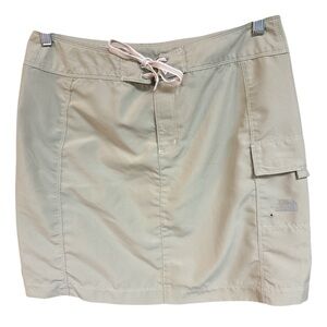 The North Face Khaki Lightweight Cargo Skirt Size 6